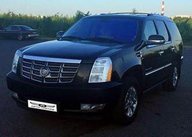 Аренда аренда черного джипа cadillac escalade 3 с водителем с водителем, фото