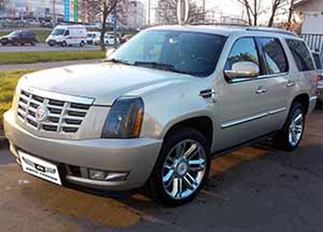 Аренда аренда джипа cadillac escalade 3 с водителем с водителем, фото
