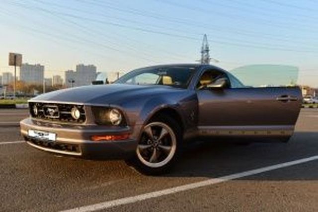 Аренда аренда черного спорткара ford mustang на свадьбу на свадьбу, фото