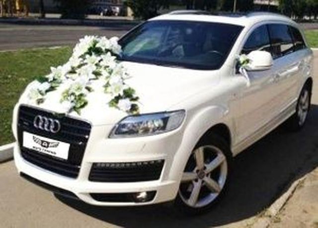 Аренда аренда белого джипа audi q7 с водителем с водителем, фото