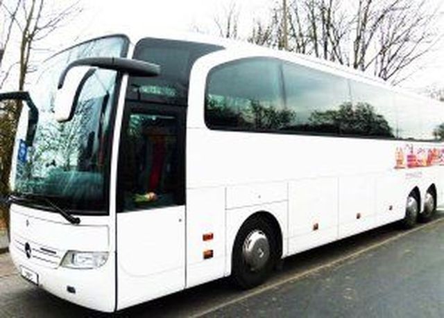 Аренда белого автобуса mercedes-benz travego, фото
