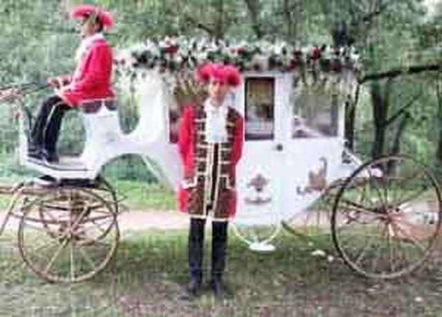 Аренда аренда кареты «сказка» с экипажем на свадьбу, фото