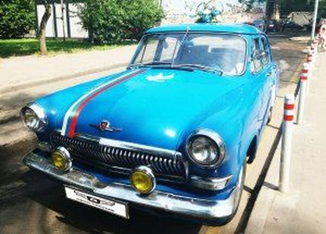 Аренда прокат голубого ретро-авто газ-21 волга на свадьбу на свадьбу, фото