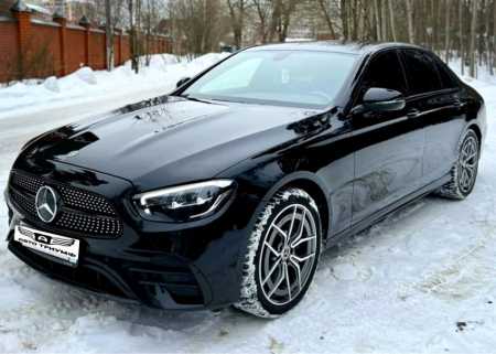 Аренда аренда белого mercedes-benz e213 с водителем с водителем