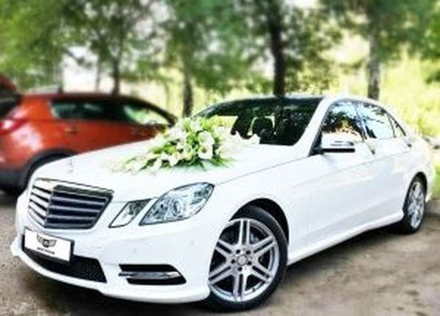 Аренда аренда седана mercedes-benz e212 с водителем с водителем, фото