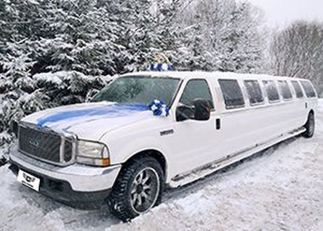 Аренда аренда лимузина ford excursion с водителем с водителем, фото
