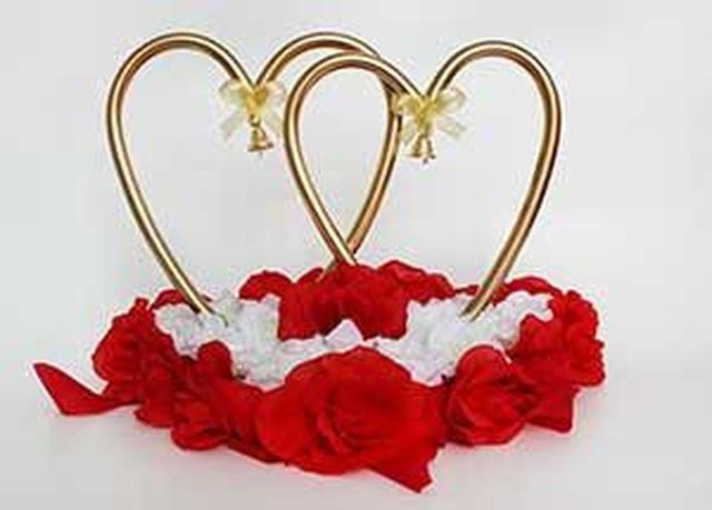 Аренда украшения на крышу «сердца» с водителем на свадьбу, фото