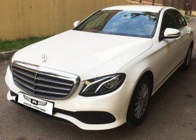 Аренда аренда белого mercedes-benz e213 на свадьбу на свадьбу