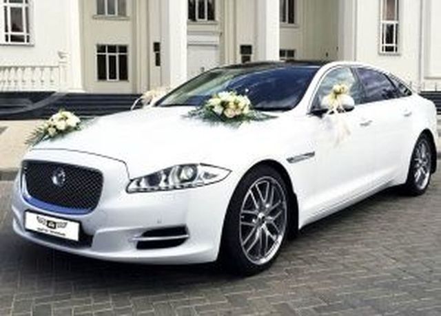 Аренда аренда белого седана jaguar xj с водителем с водителем, фото