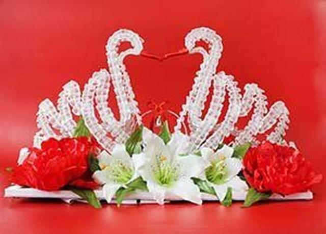 Аренда украшения на крышу «лебедина верность» с водителем на свадьбу, фото