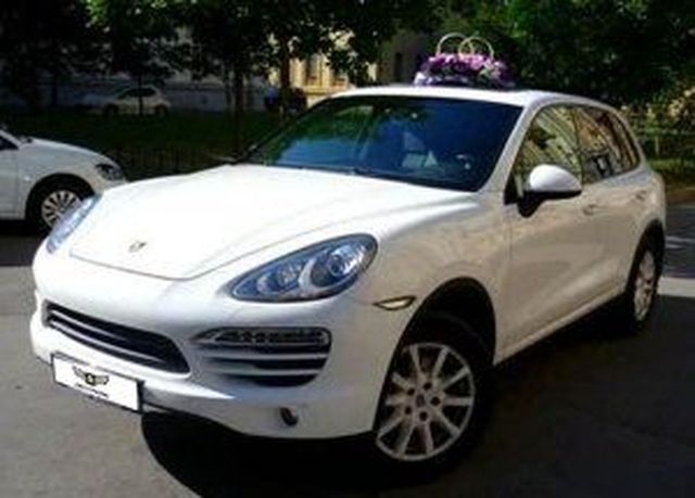 Аренда аренда белого джипа porsche cayenne на свадьбу на свадьбу, фото