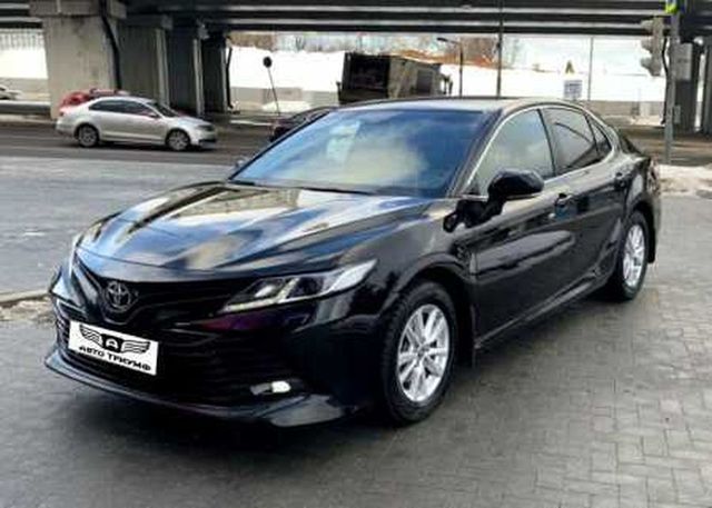 Аренда аренда toyota camry с водителем с водителем, фото