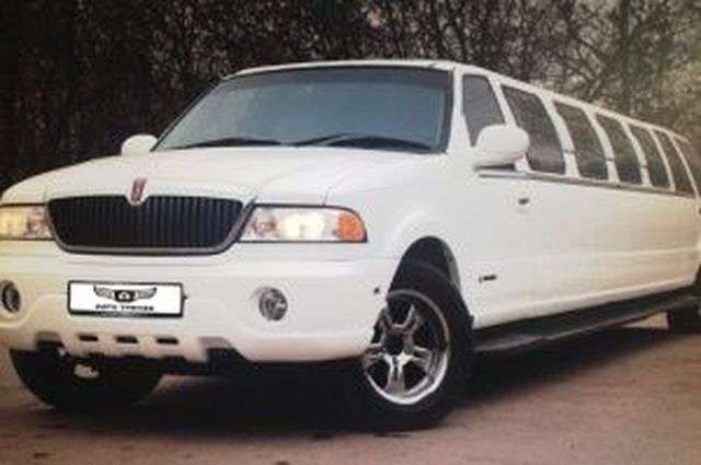 Аренда лимузин линкольн навигатор с водителем, фото