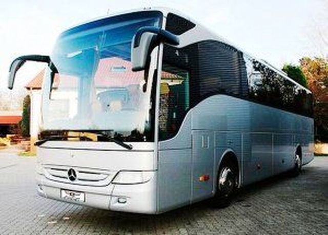 Аренда серого автобуса Мерседес tourismo