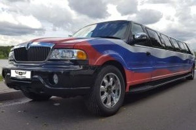 Аренда аренда лимузина lincoln navigator с водителем с водителем, фото