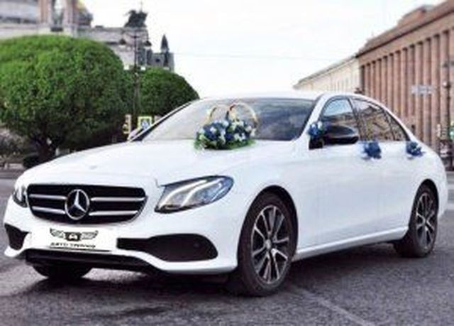 Аренда аренда седана mercedes-benz e213 на свадьбу на свадьбу